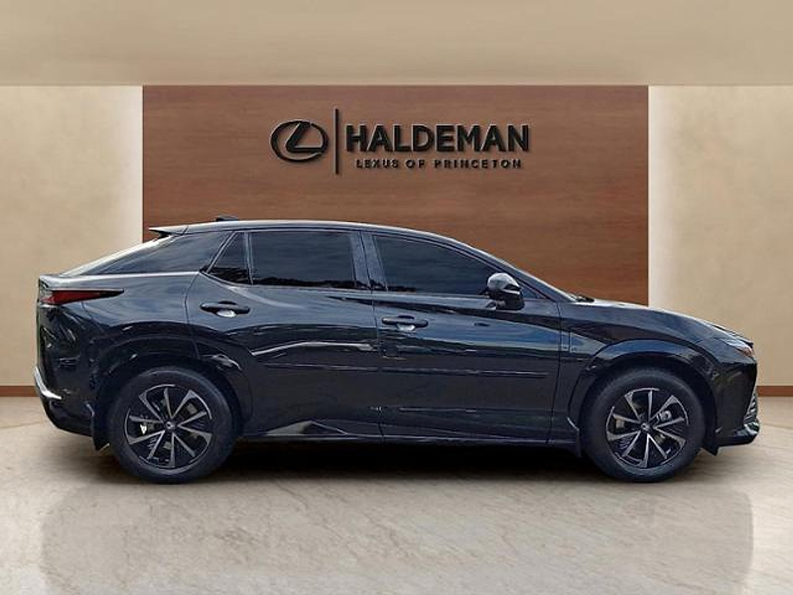 Used 2026 Lexus RZ 350e 2WD w/ Technology Package image 7