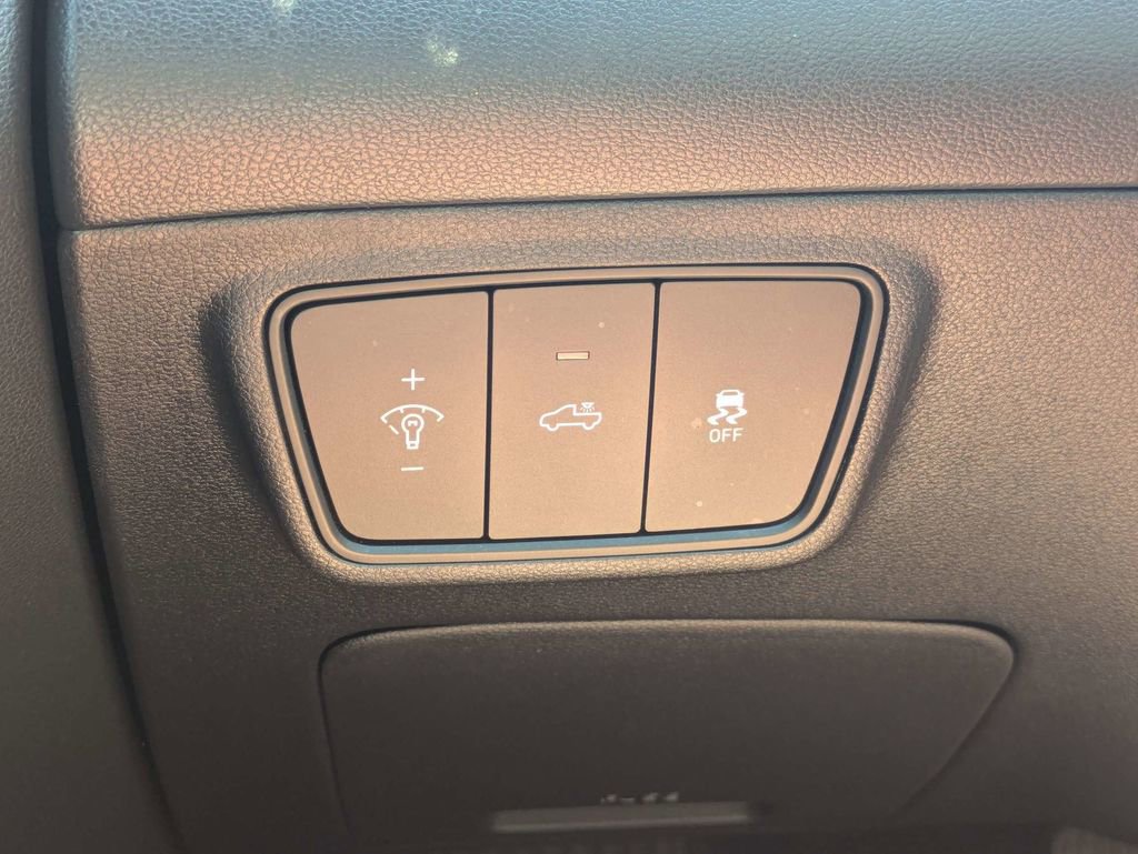 Used 2023 Hyundai Santa Cruz Limited w/ Cargo Package image 26