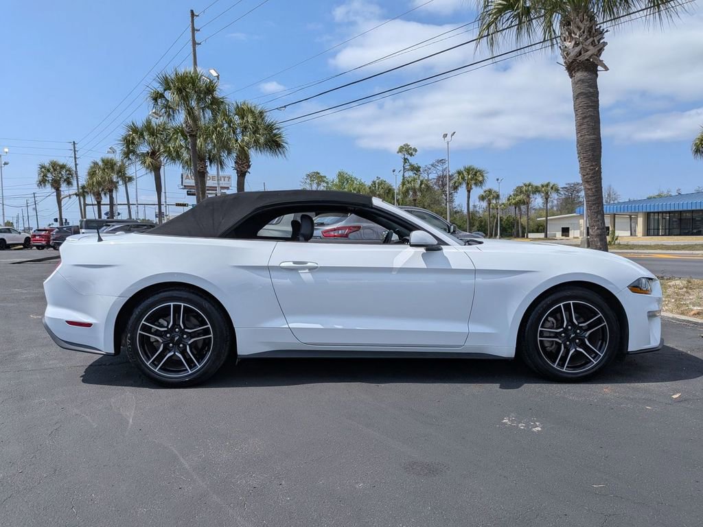 Used 2022 Ford Mustang Premium image 4
