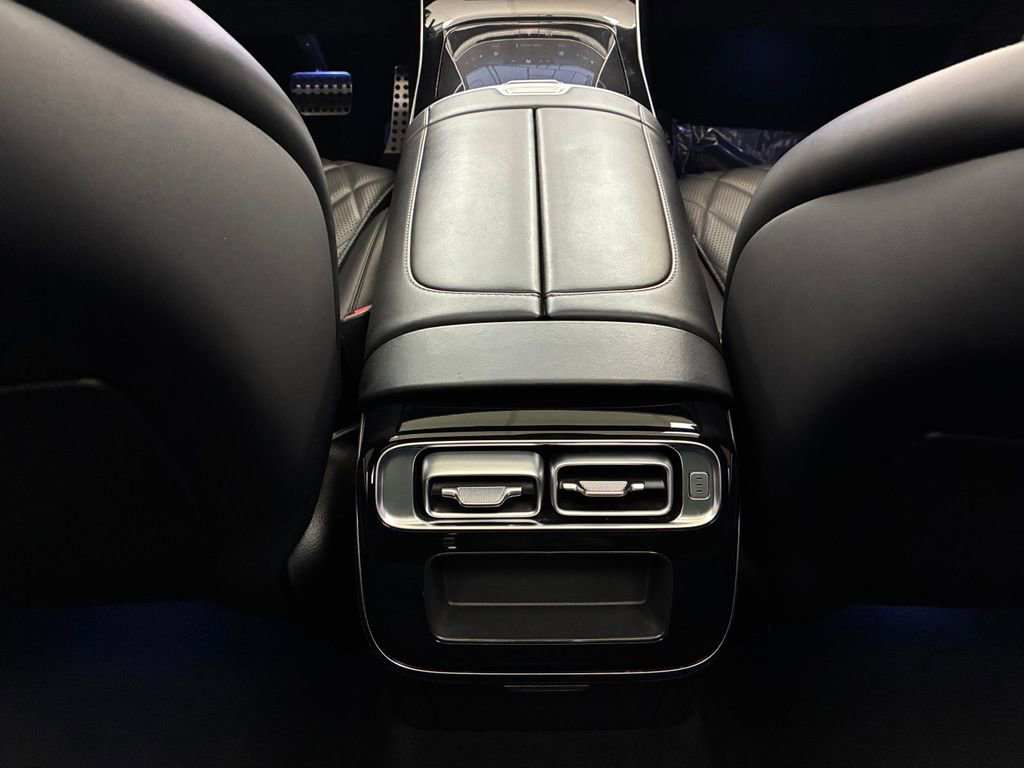 Used 2022 Mercedes-Benz S 580 4MATIC Sedan w/ AMG Line Package image 29