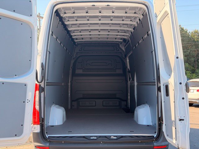 Used 2025 Mercedes-Benz Sprinter 2500 image 13