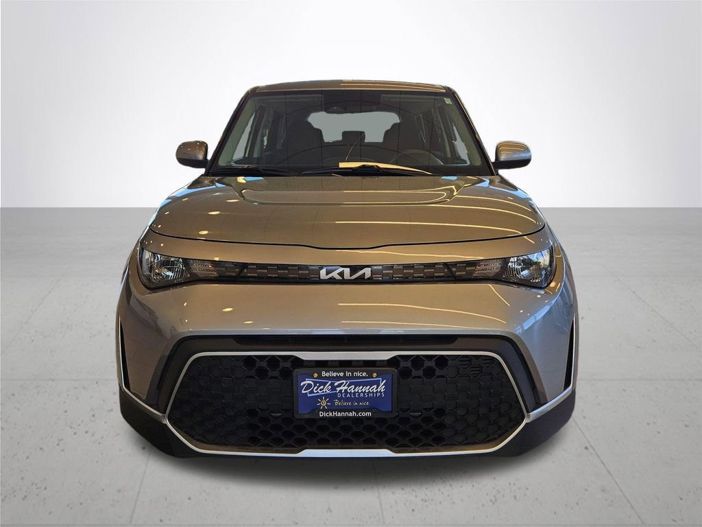 Used 2025 Kia Soul LX w/ LX Technology Package FWD image 3