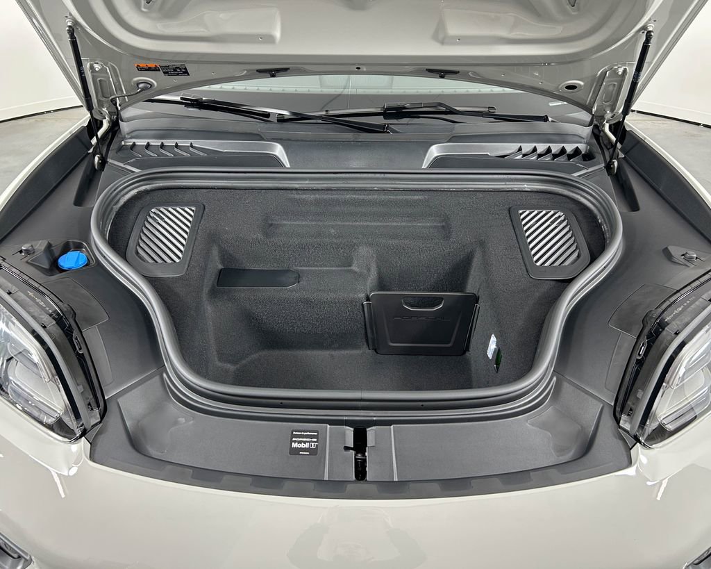 New 2026 Porsche Macan 4 Electric AWD/4WD image 31