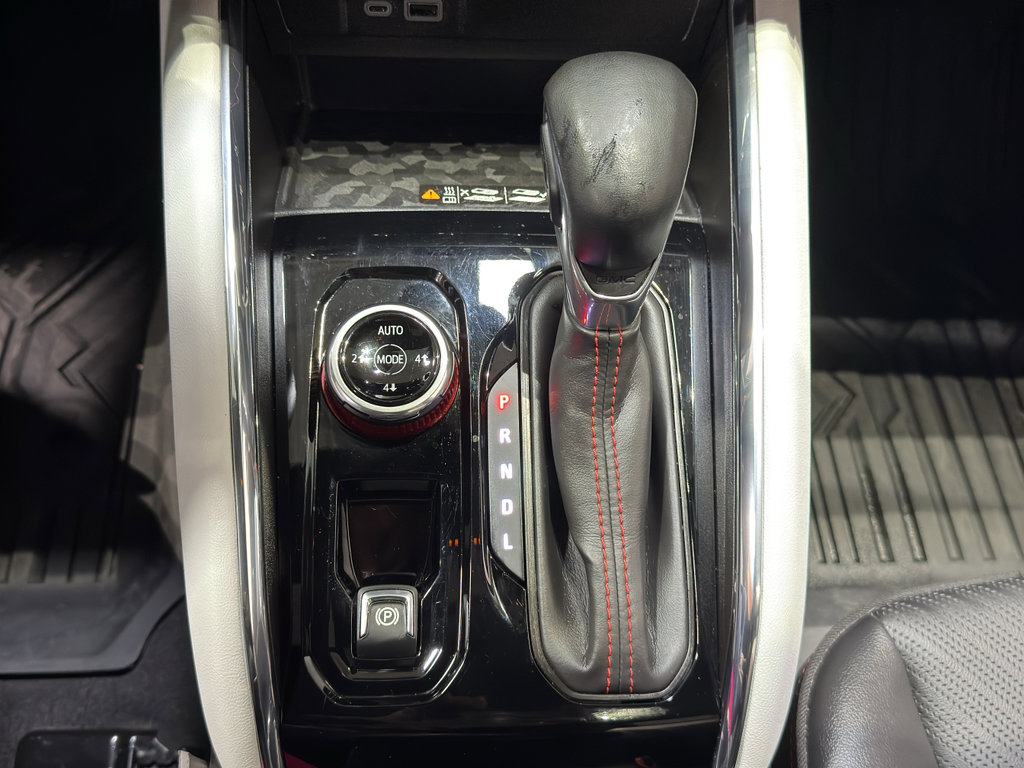 Used 2024 GMC Canyon AT4X image 33