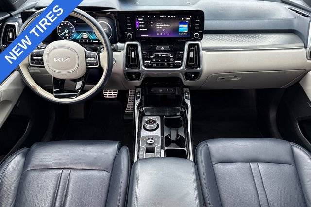 Certified 2023 Kia Sorento SX Prestige w/ Panoramic Sunroof Package image 18