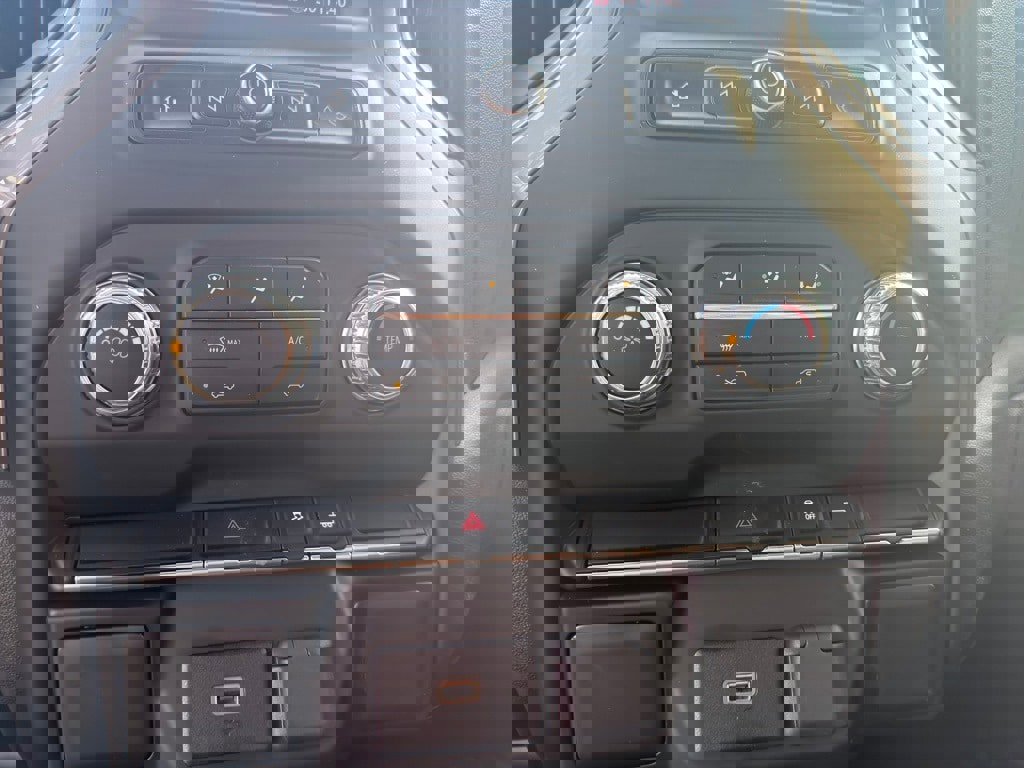 Used 2020 GMC Sierra 1500 2WD Regular Cab image 21