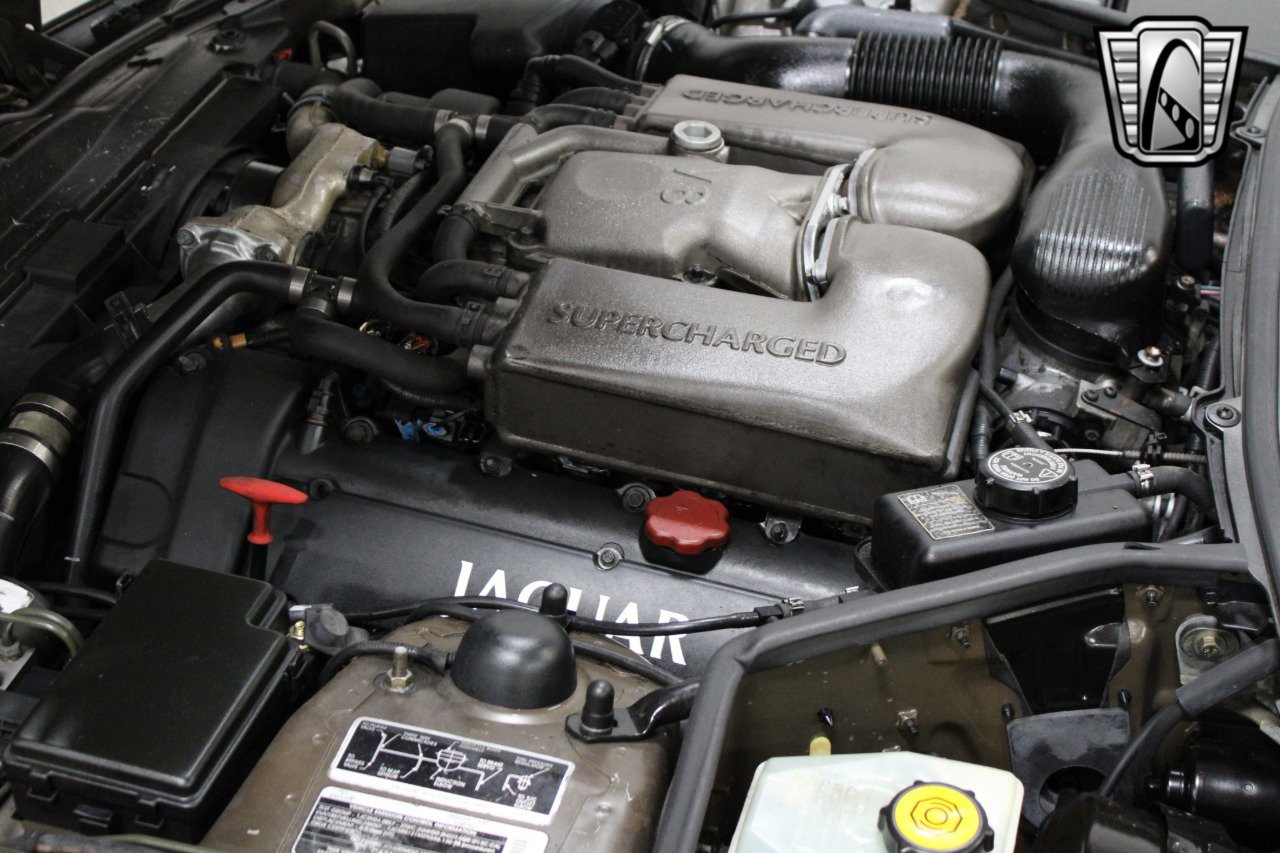 Used 2001 Jaguar XK8 Convertible image 25