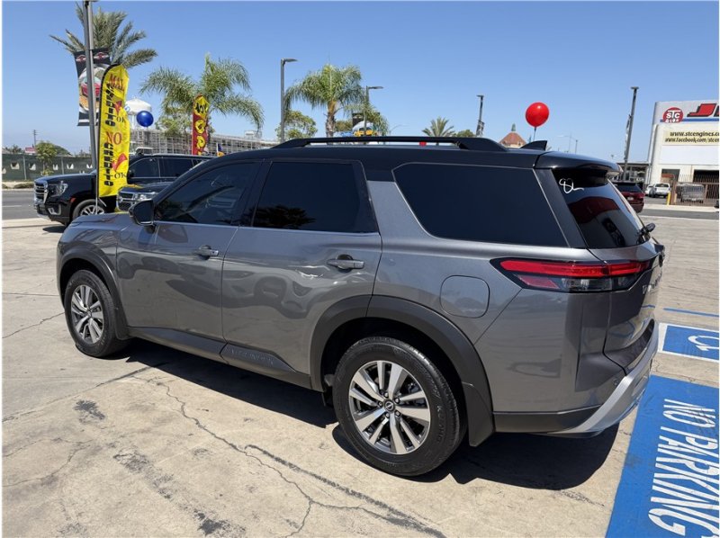 Used 2022 Nissan Pathfinder SL FWD image 58