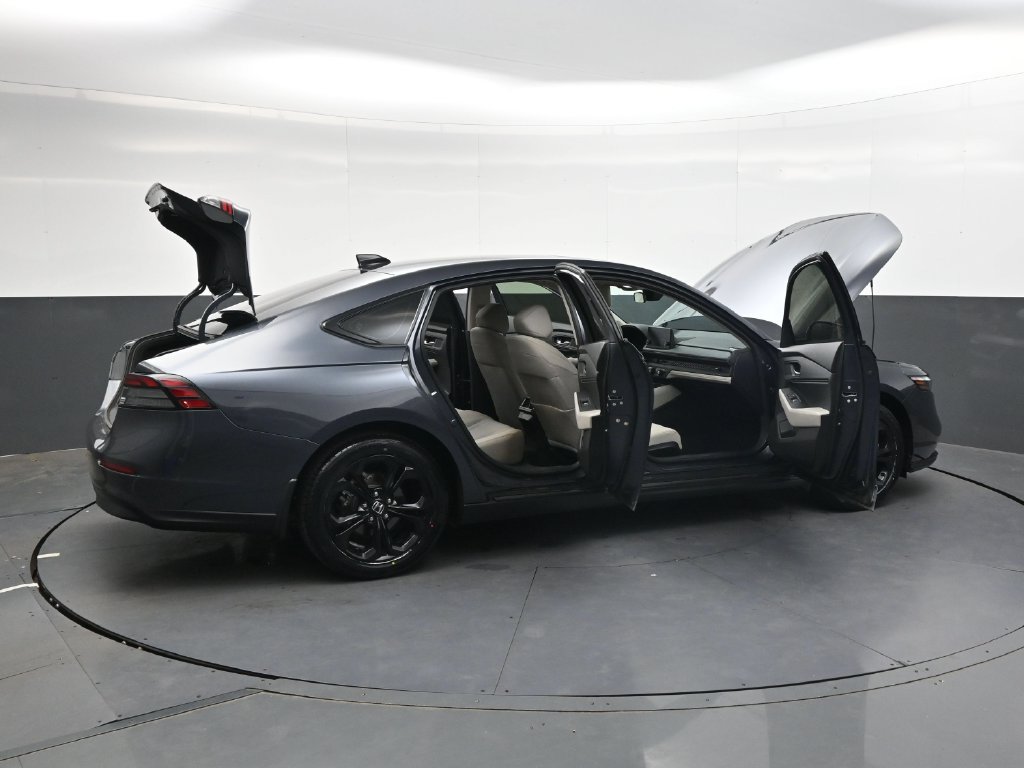 Certified 2025 Honda Accord SE image 37