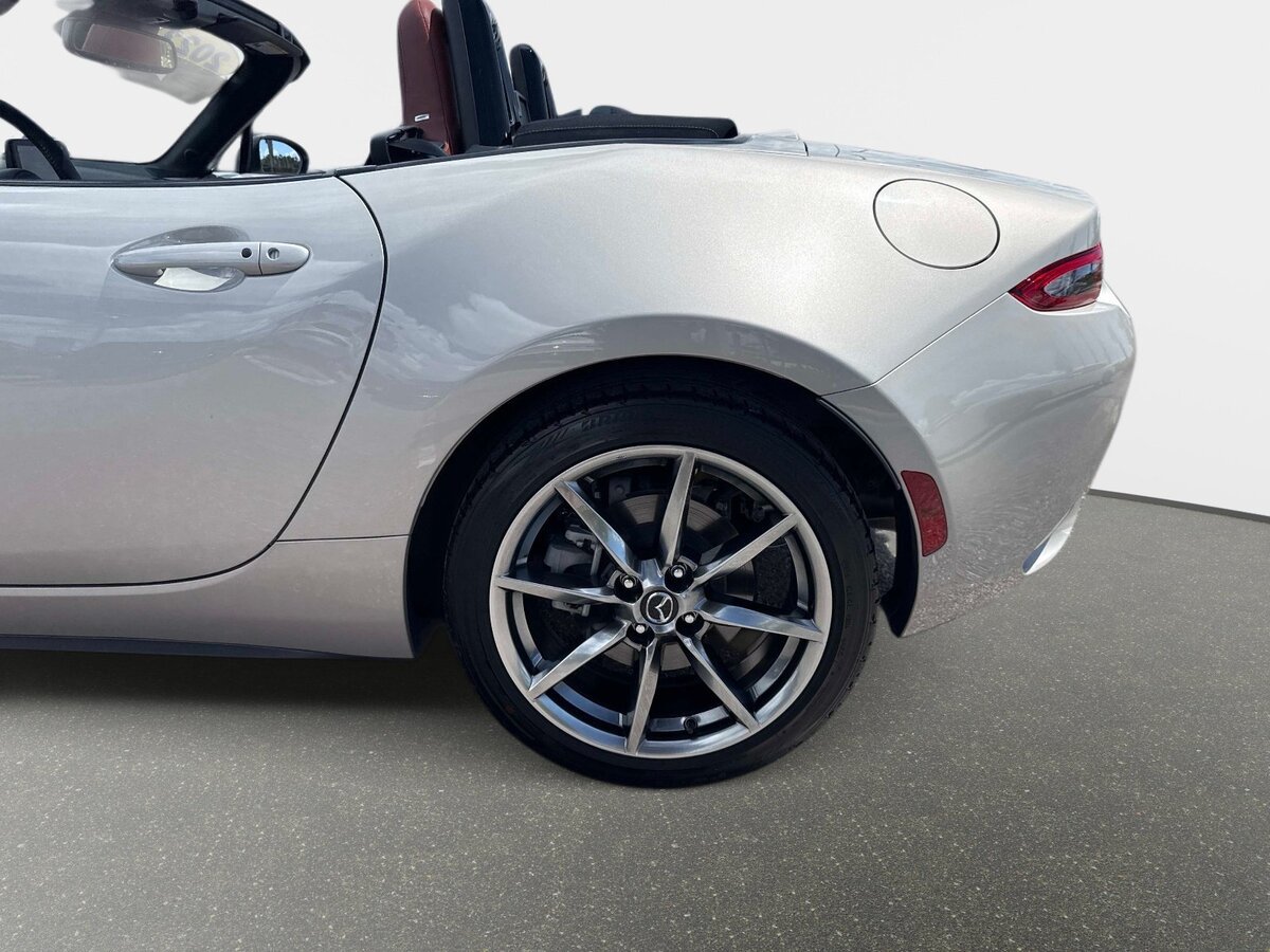 Used 2023 MAZDA MX-5 Miata Grand Touring RWD image 10