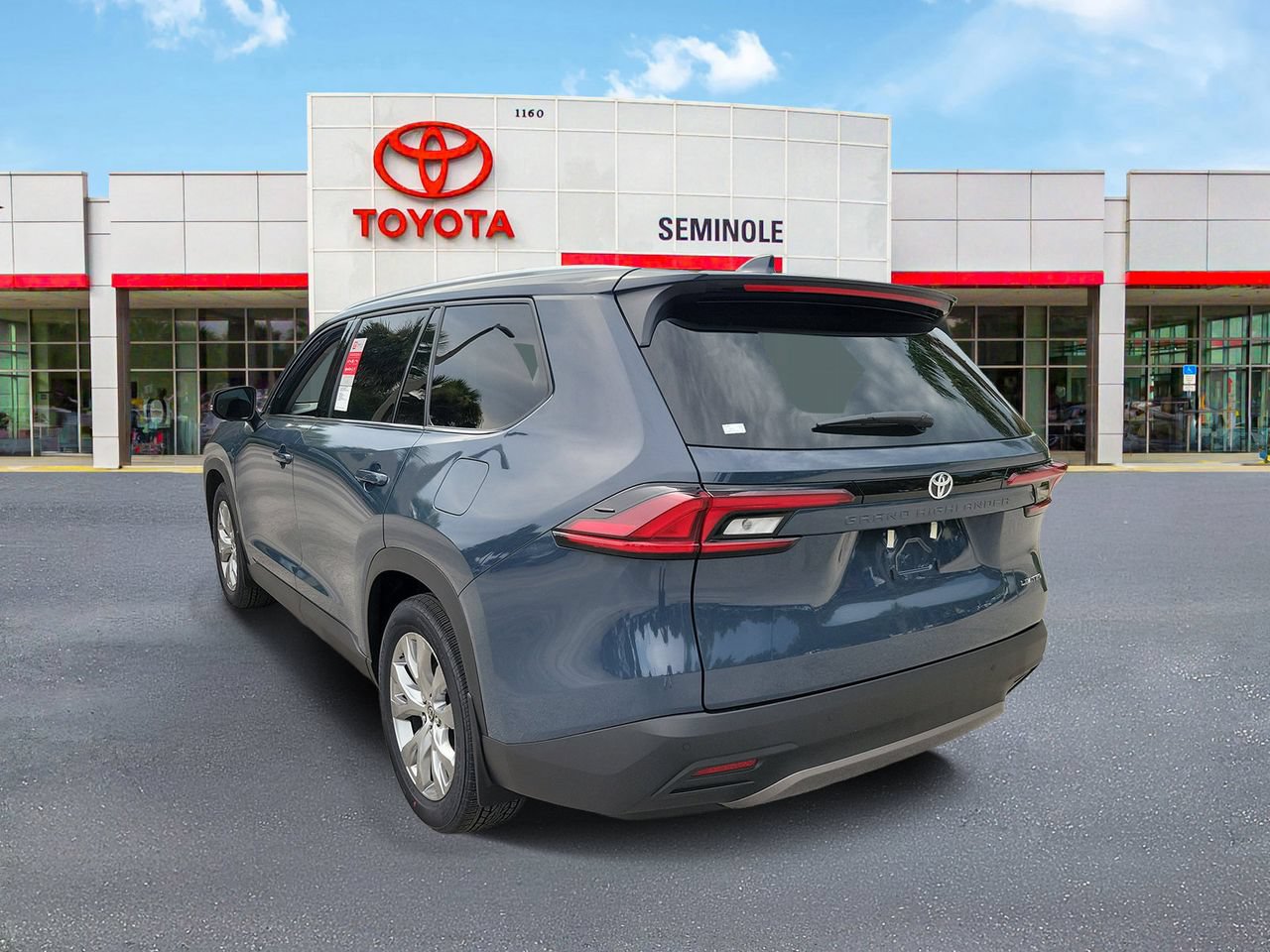 New 2026 Toyota Grand Highlander FWD image 4