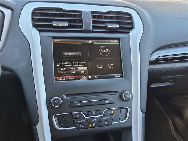 Used 2016 Ford Fusion SE FWD image 13