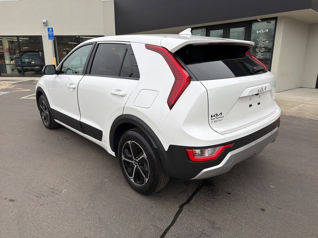 Certified 2025 Kia Niro LX image 8