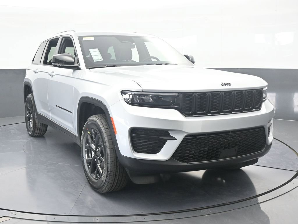 New 2025 Jeep Grand Cherokee Altitude image 9