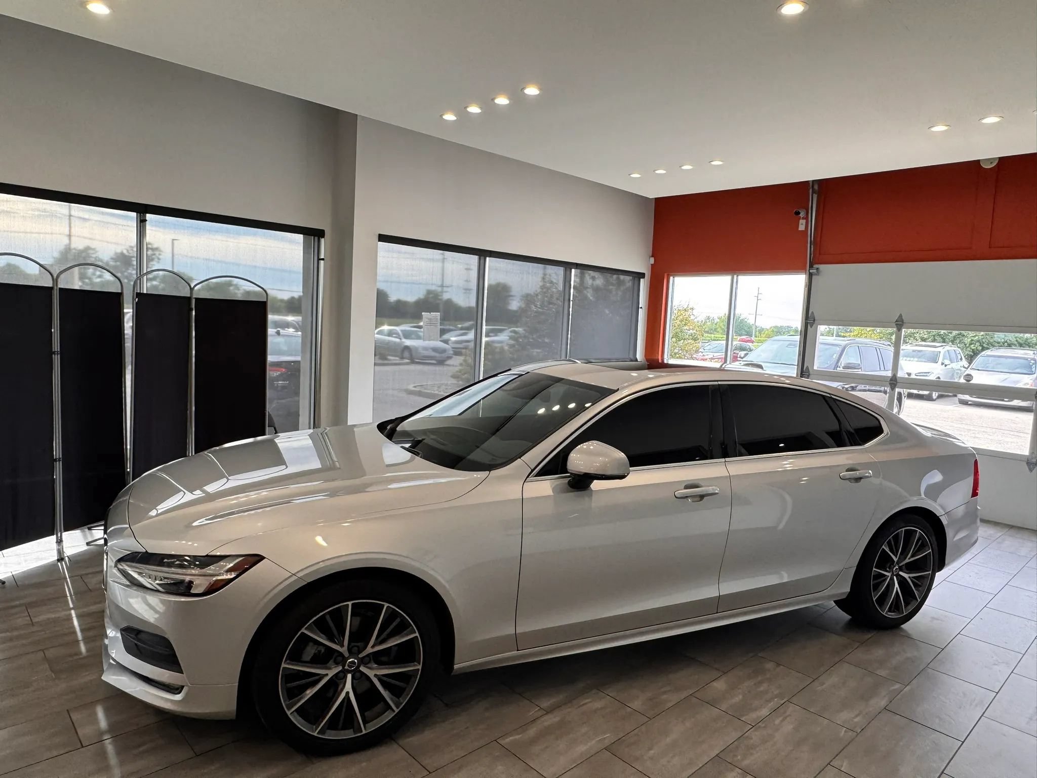 Used 2019 Volvo S90 T5 Momentum FWD image 15