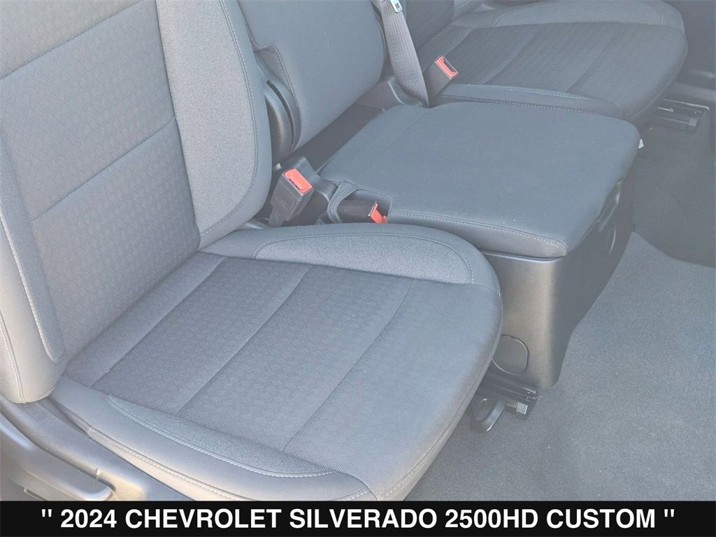 Used 2024 Chevrolet Silverado 2500 Custom w/ Custom Value Package image 30