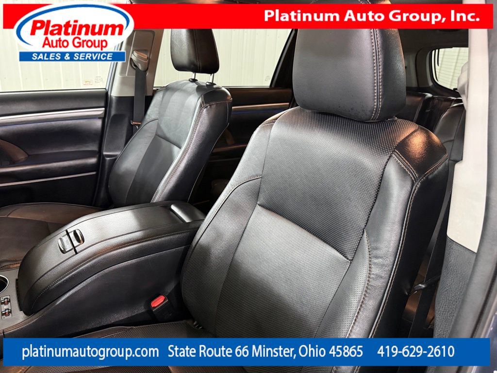 Used 2019 Toyota Highlander Limited Platinum AWD/4WD image 11