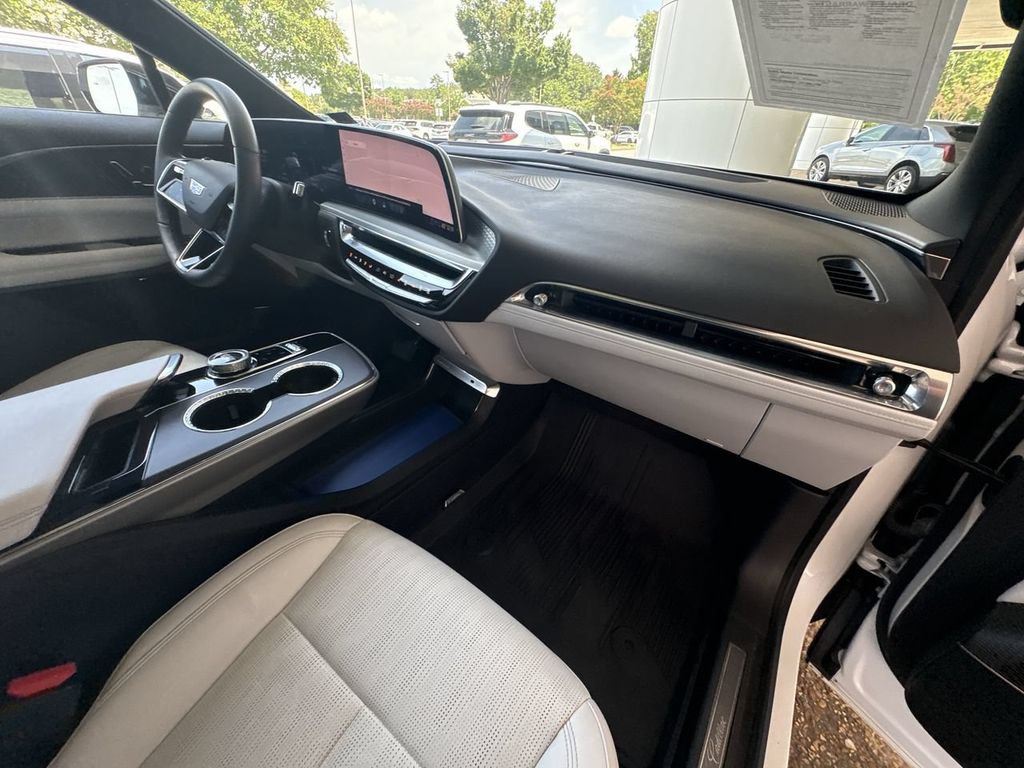Certified 2024 Cadillac Lyriq Luxury w/ LPO, Floor Liner Package AWD/4WD image 30