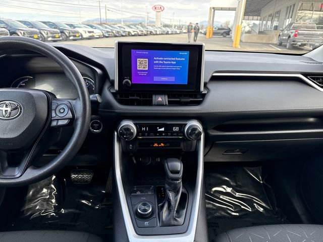 Used 2025 Toyota RAV4 XLE AWD/4WD image 22