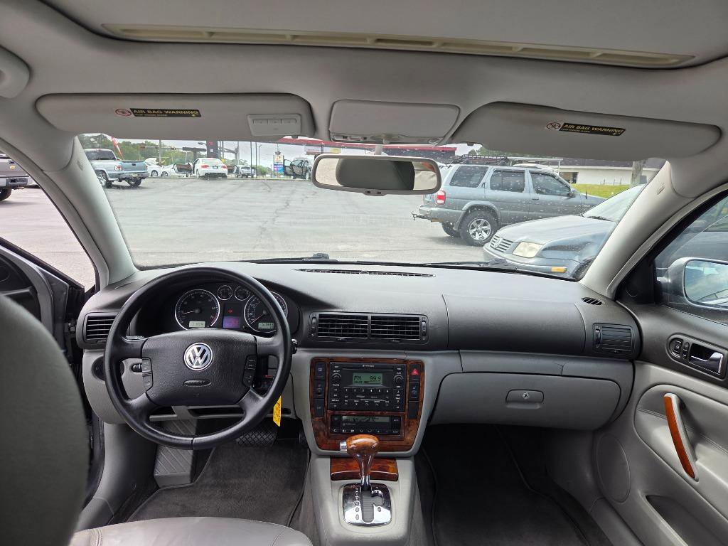 Used 2003 Volkswagen Passat GLX image 12