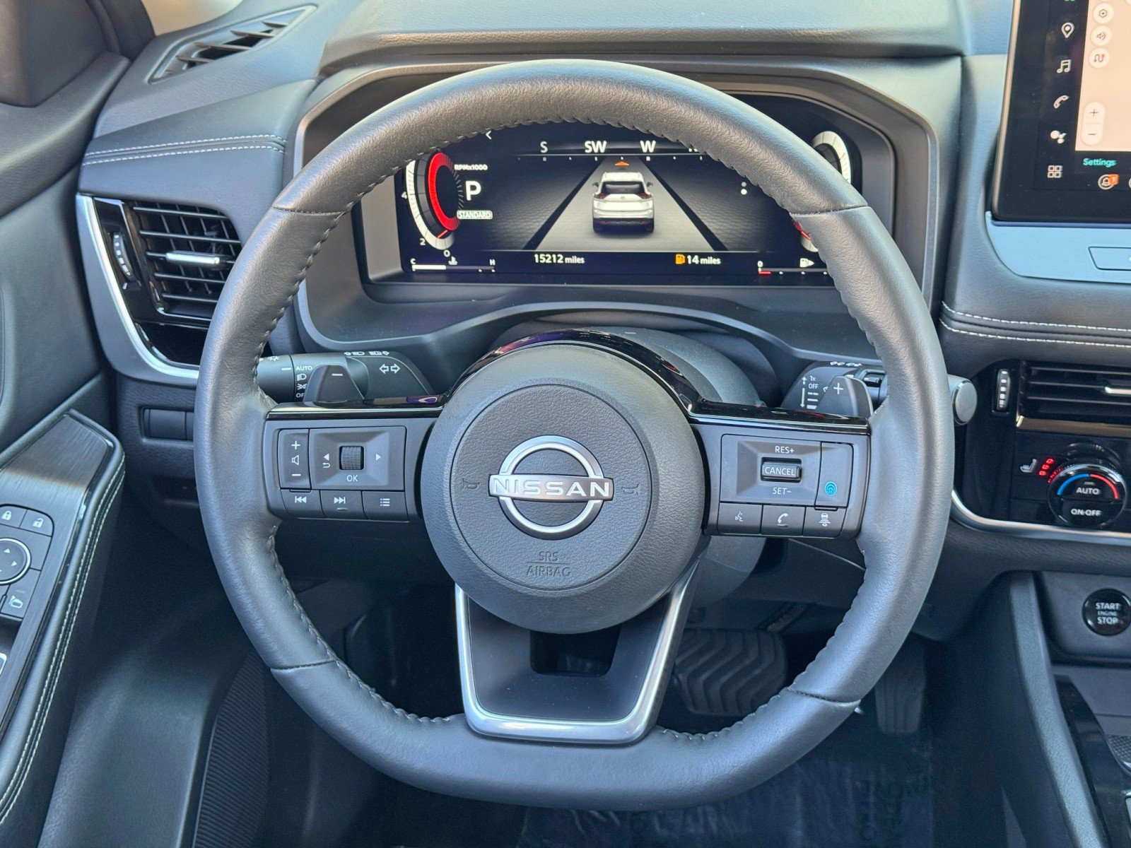 Used 2024 Nissan Rogue SL FWD image 19