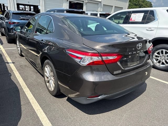 Used 2018 Toyota Camry LE FWD image 5