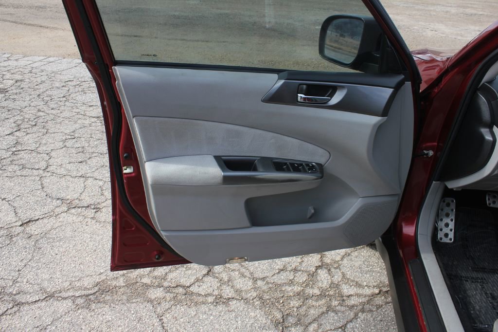 Used 2011 Subaru Forester 2.5XT Touring AWD/4WD image 28