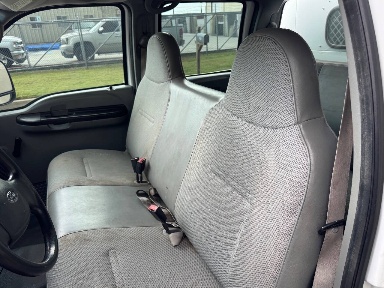 Used 2006 Ford F550 4x4 Crew Cab Super Duty image 7