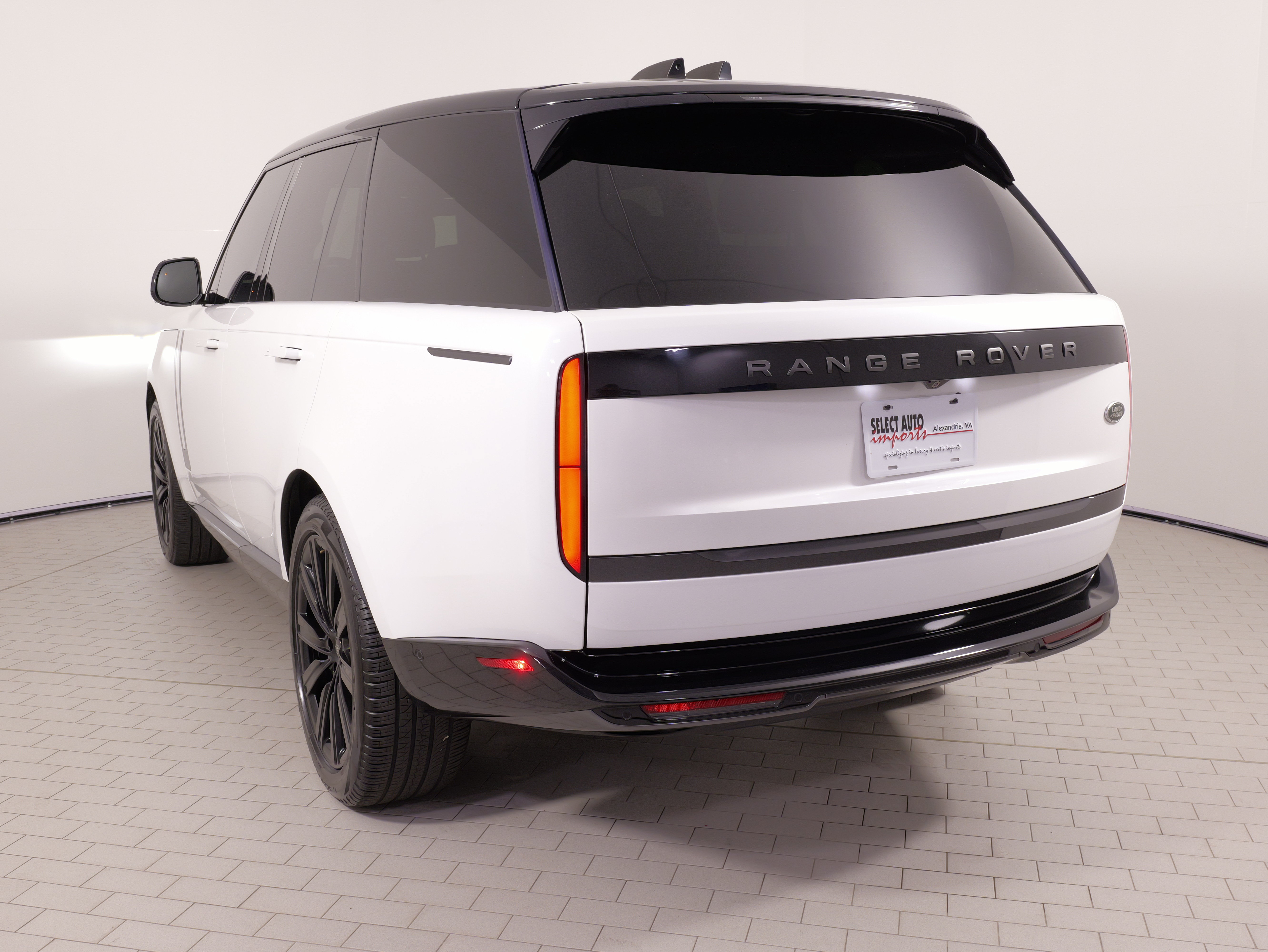 Used 2023 Land Rover Range Rover SE AWD/4WD image 16
