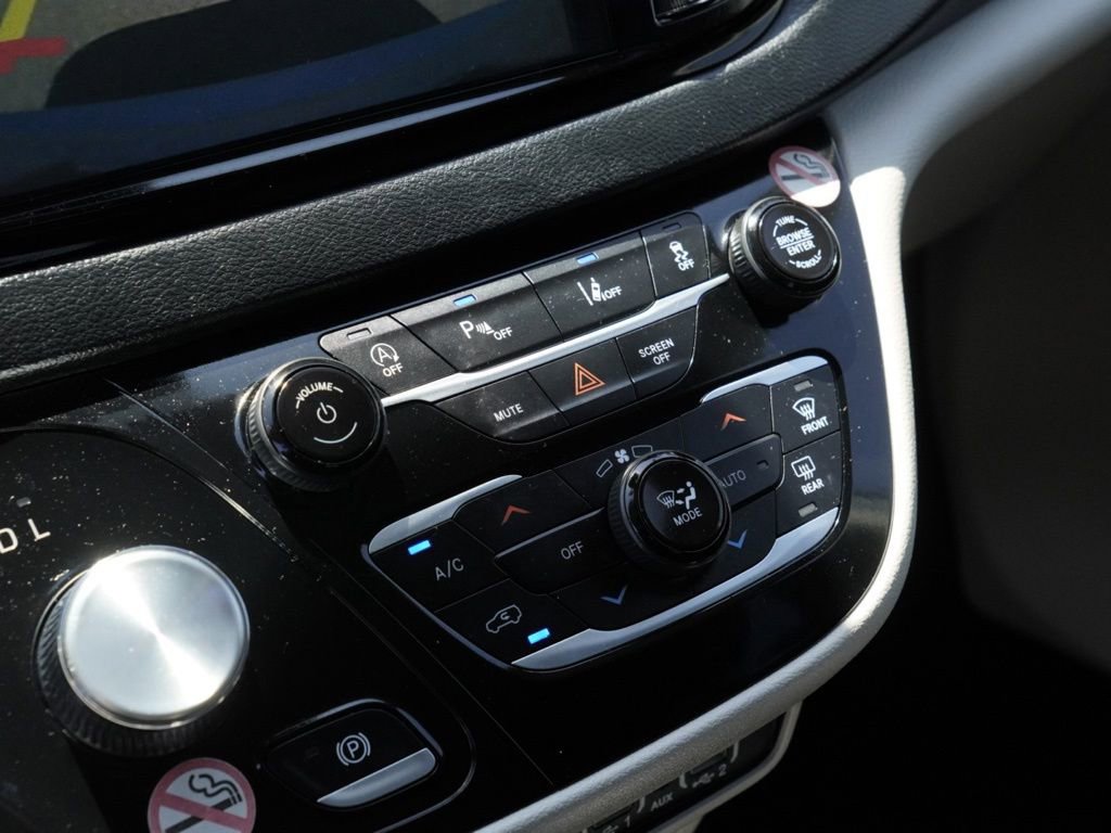 Certified 2023 Chrysler Pacifica Touring-L FWD image 16