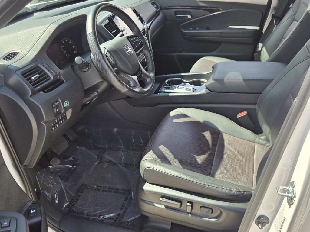 Certified 2025 Honda Ridgeline Black Edition image 11