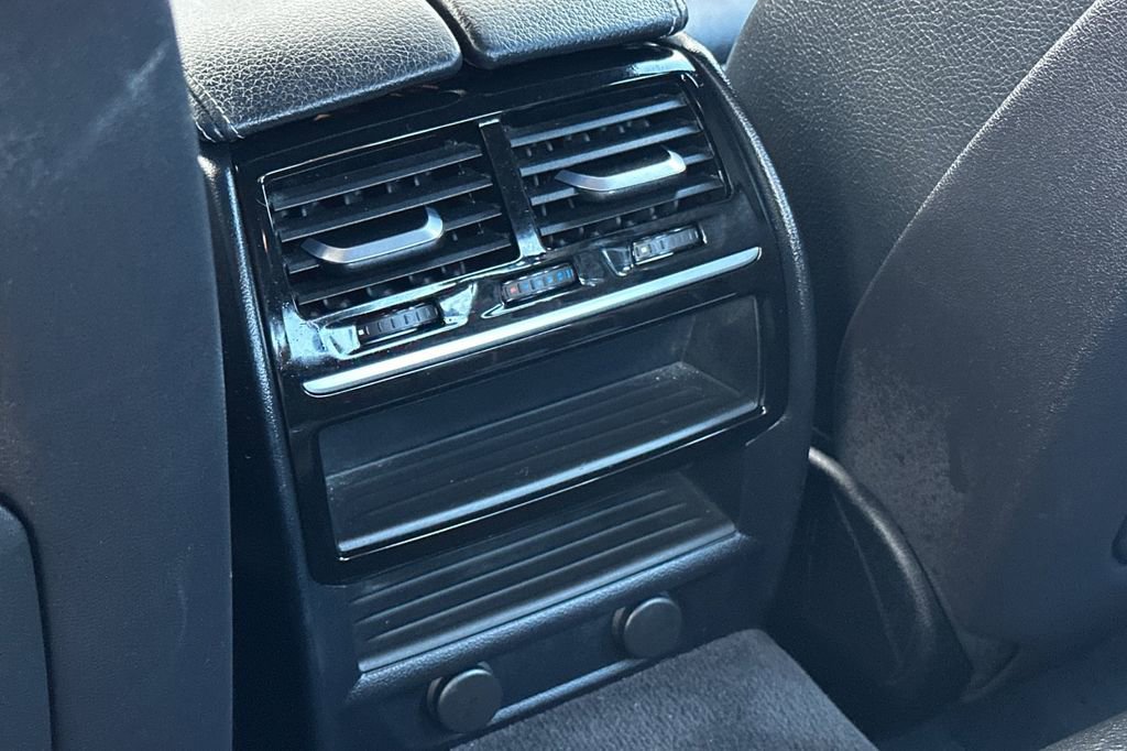 Used 2019 BMW 530e w/ M Sport Package image 13