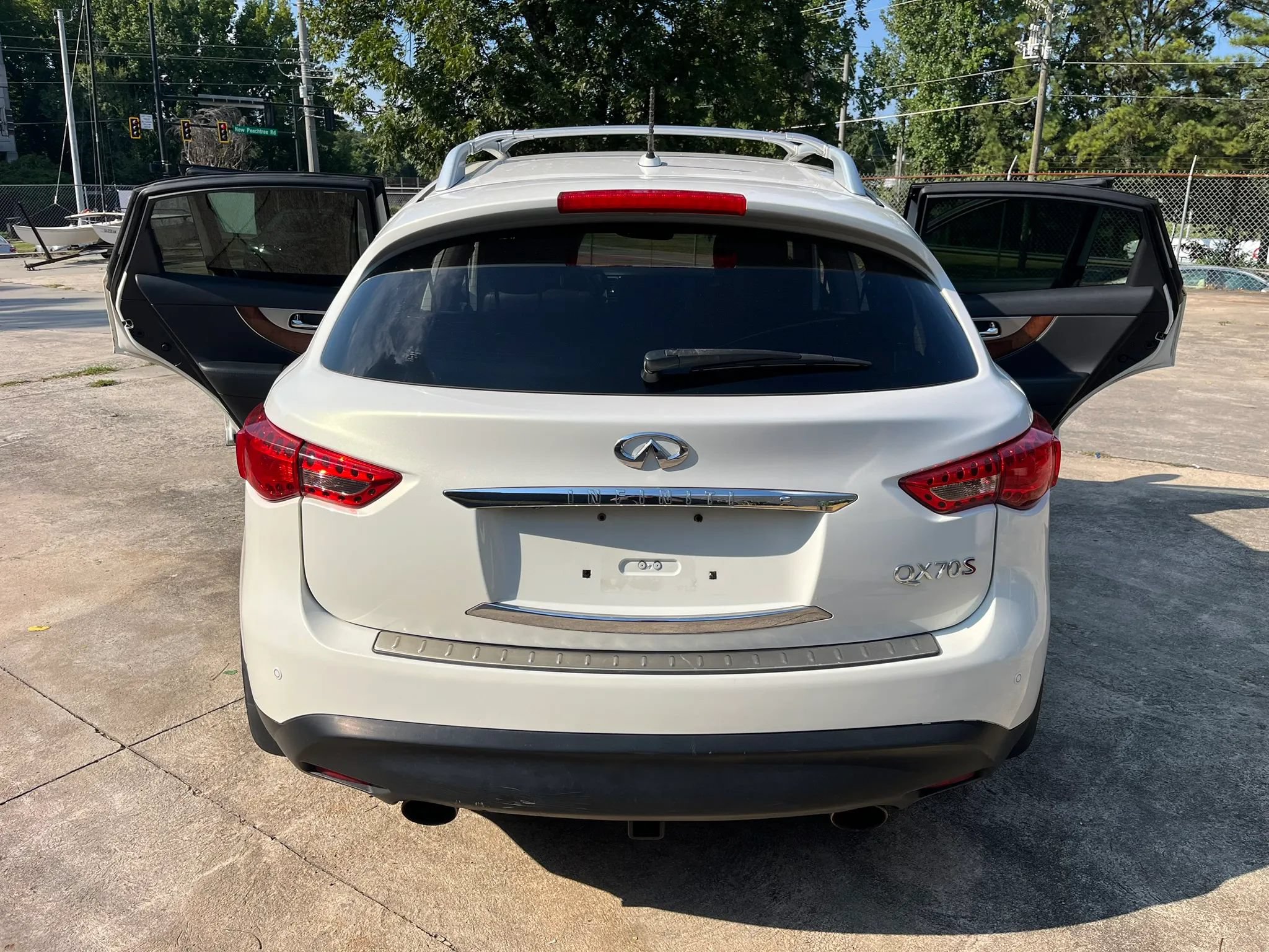Used 2014 INFINITI QX70 AWD w/ Sport Technology Package image 6
