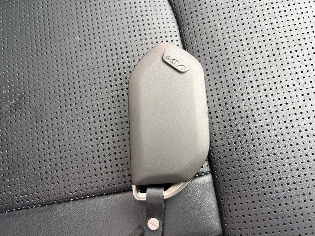 Certified 2024 Kia Sorento SX image 27