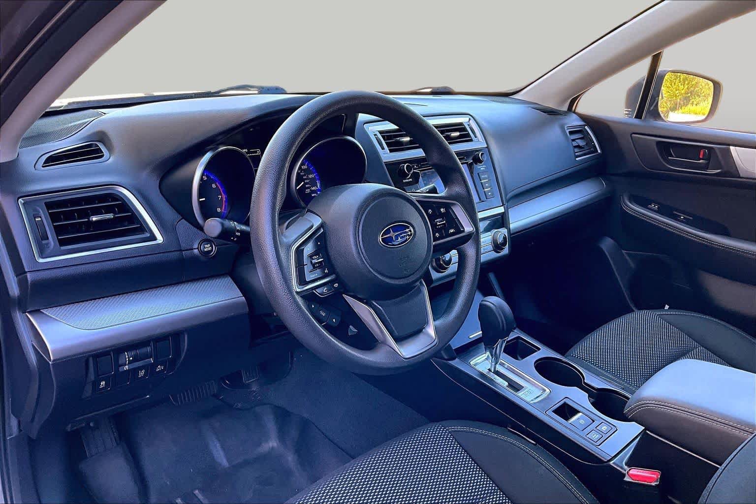 Used 2019 Subaru Outback 2.5i AWD/4WD image 18