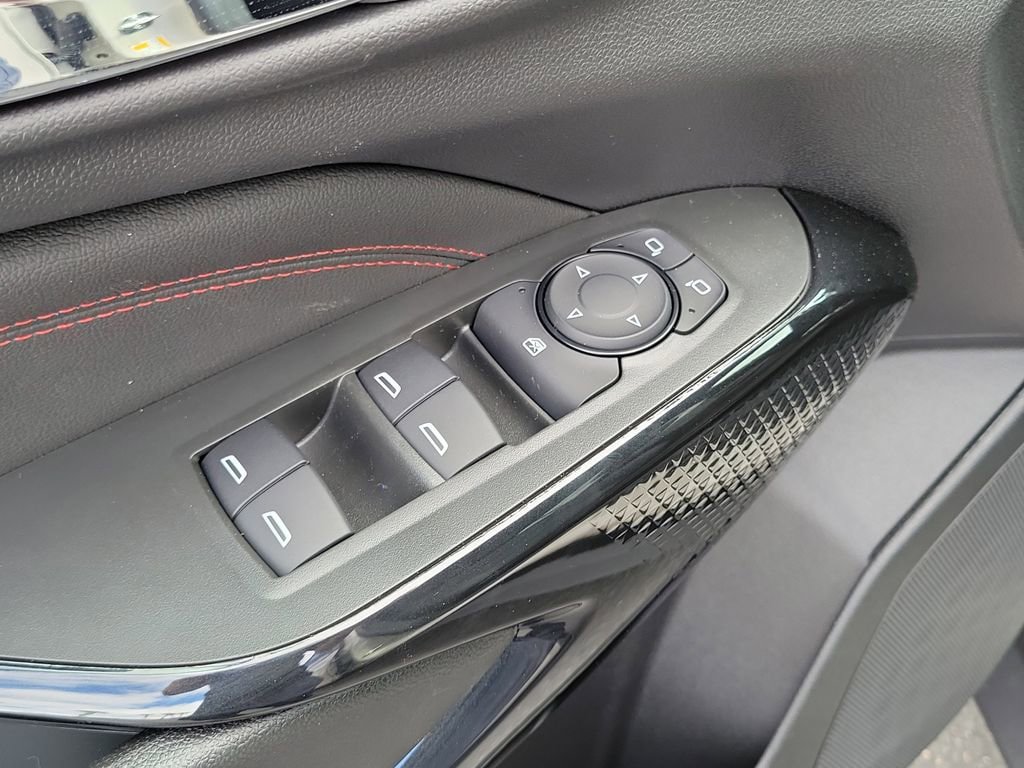 New 2026 Chevrolet Trax RS w/ Sunroof Package FWD image 13
