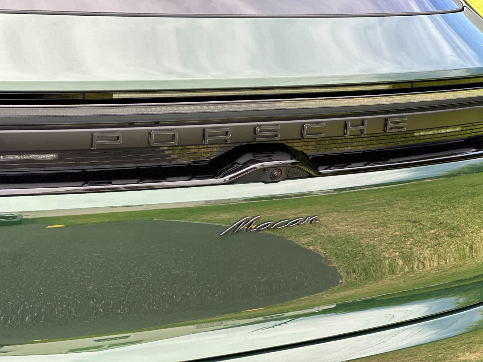 New 2026 Porsche Macan Electric RWD image 33