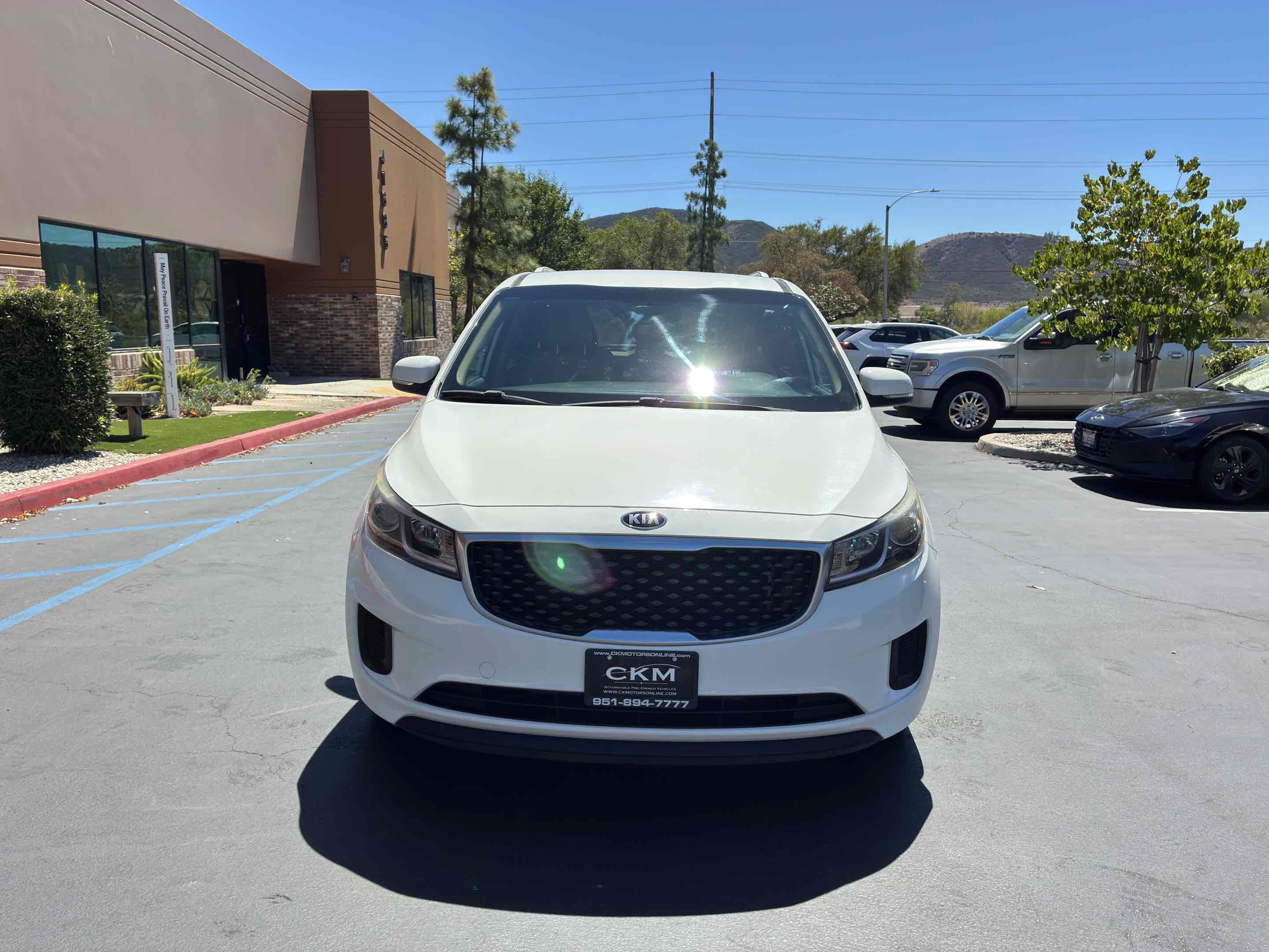 Used 2015 Kia Sedona LX w/ LX Convenience Package FWD image 5