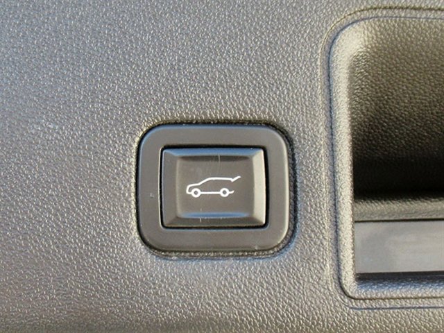Used 2018 GMC Terrain Denali w/ Driver Alert Package II AWD/4WD image 11