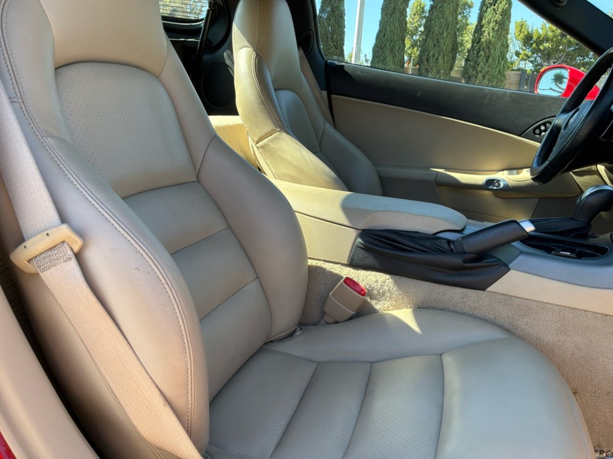 Used 2007 Chevrolet Corvette Coupe w/ Preferred Equipment Group RWD image 18