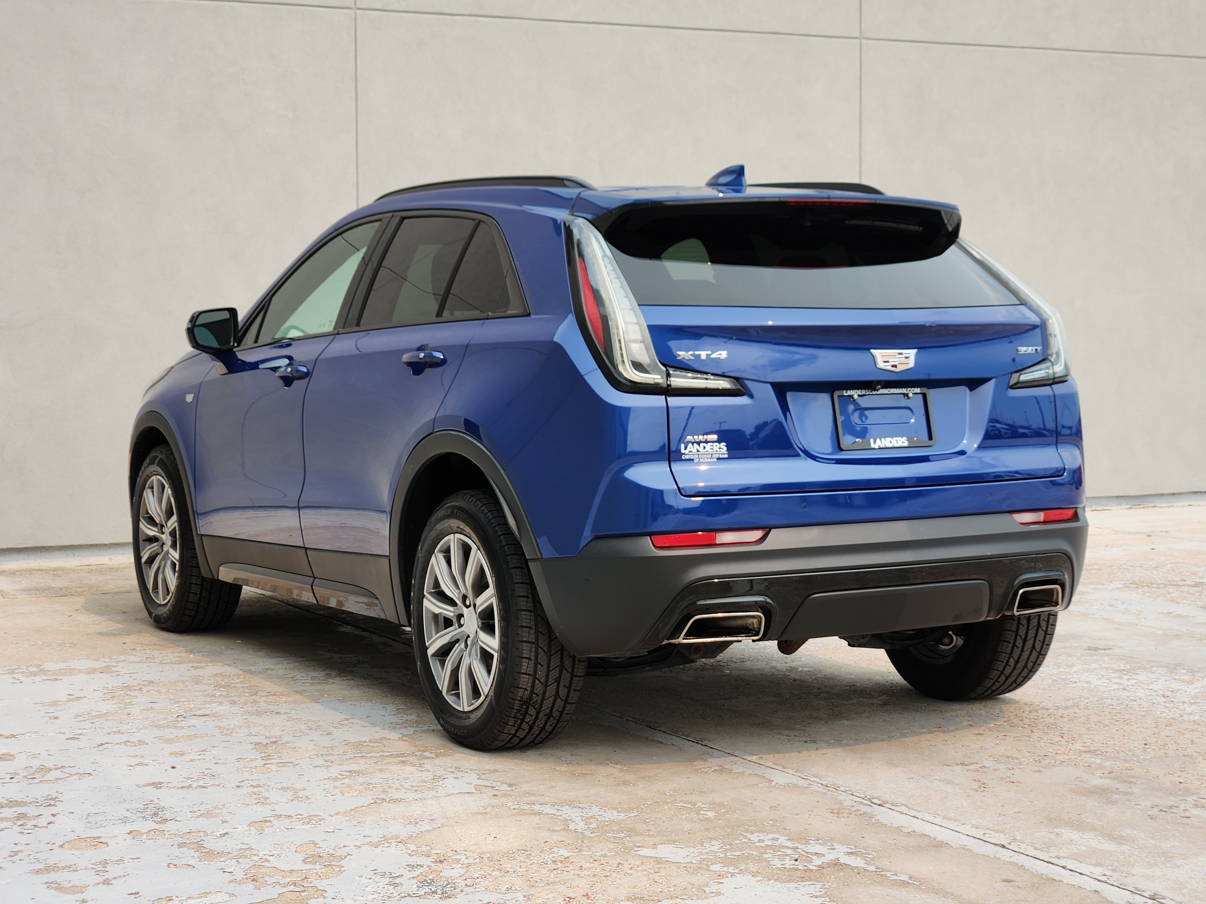 Used 2022 Cadillac XT4 Sport w/ Sun And Sound Package AWD/4WD image 6