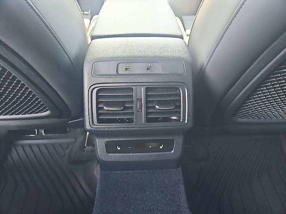 Used 2025 Audi SQ5 Prestige AWD/4WD image 30