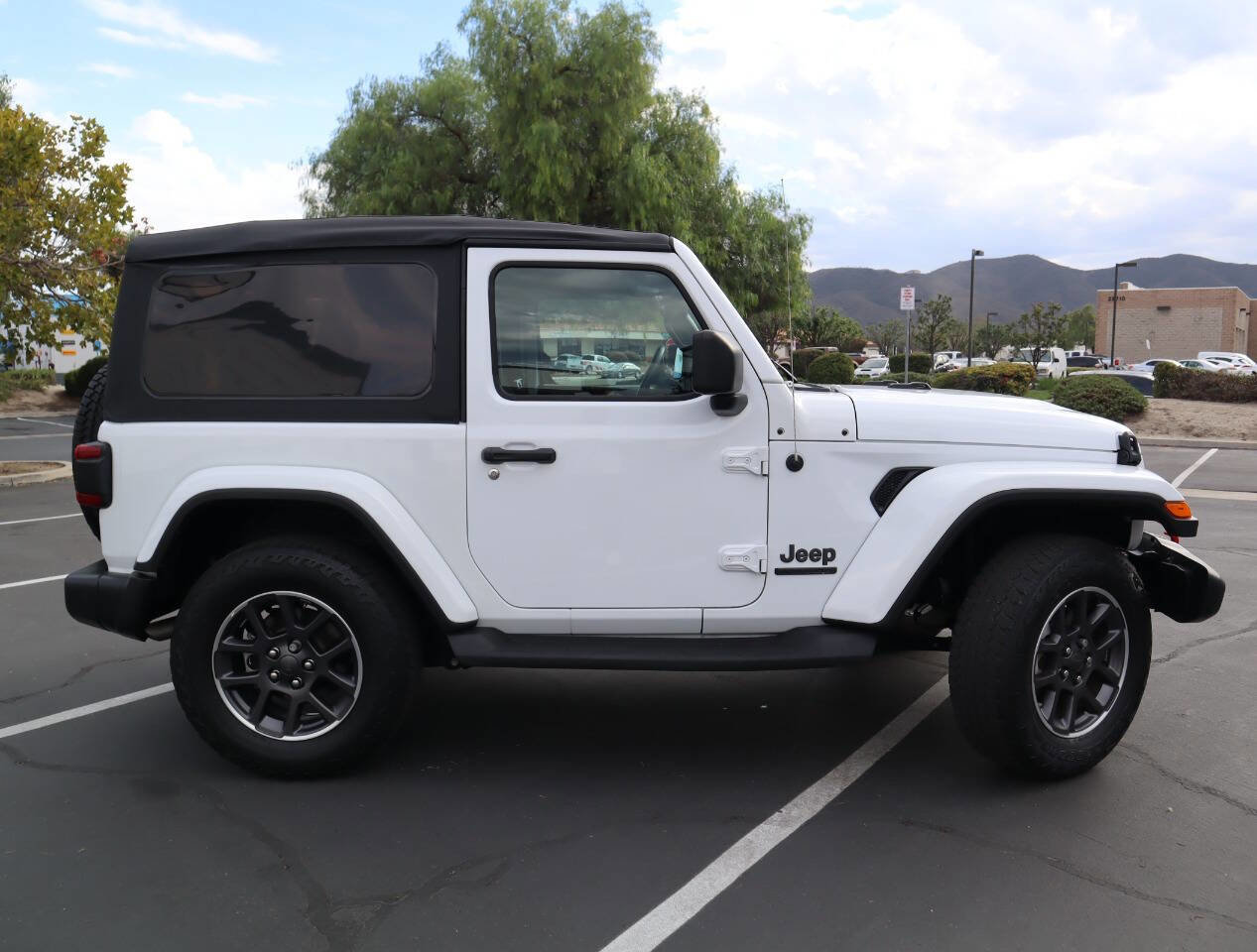 Used 2021 Jeep Wrangler Sport image 6