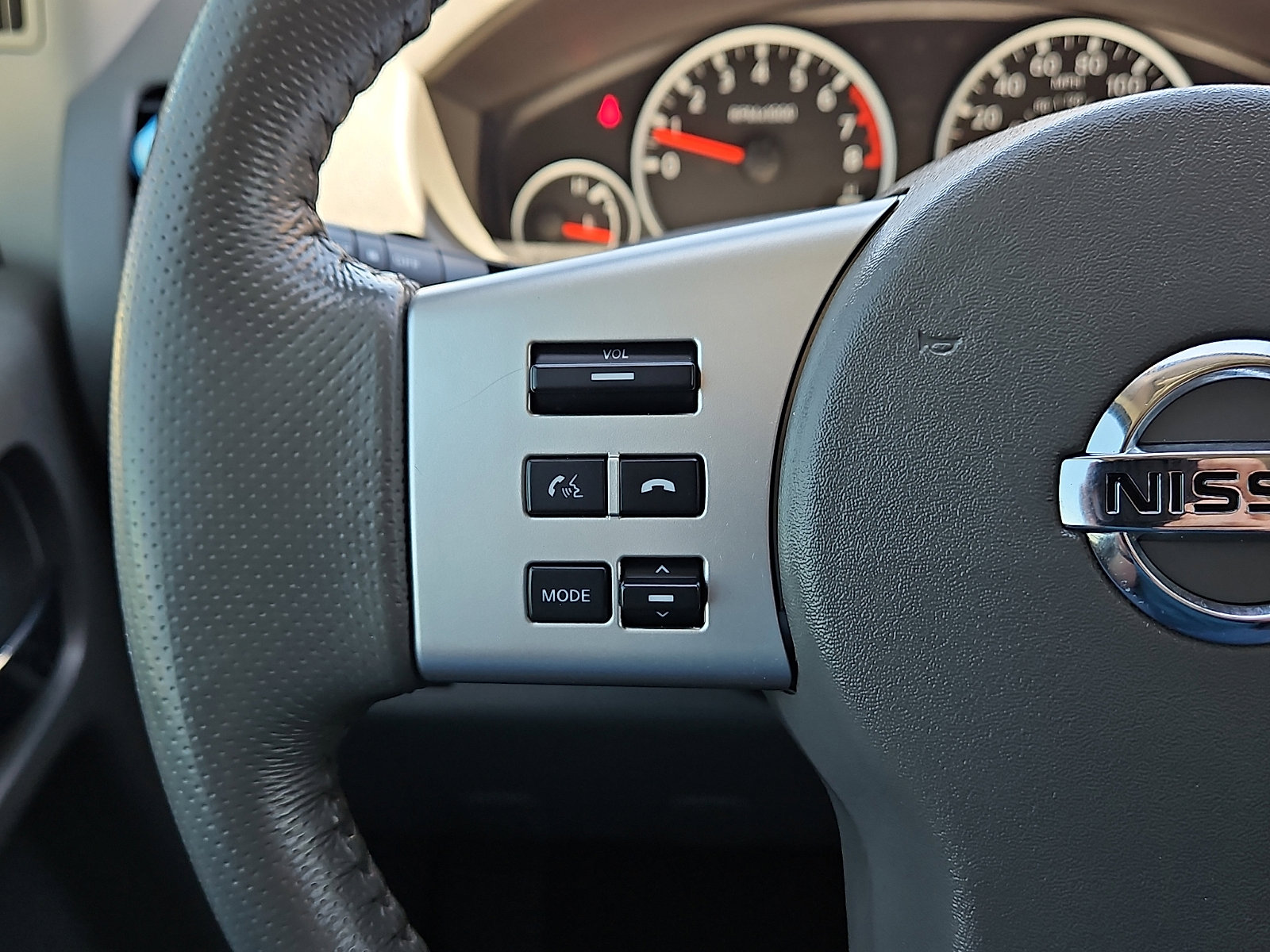 Used 2019 Nissan Frontier SL RWD image 17