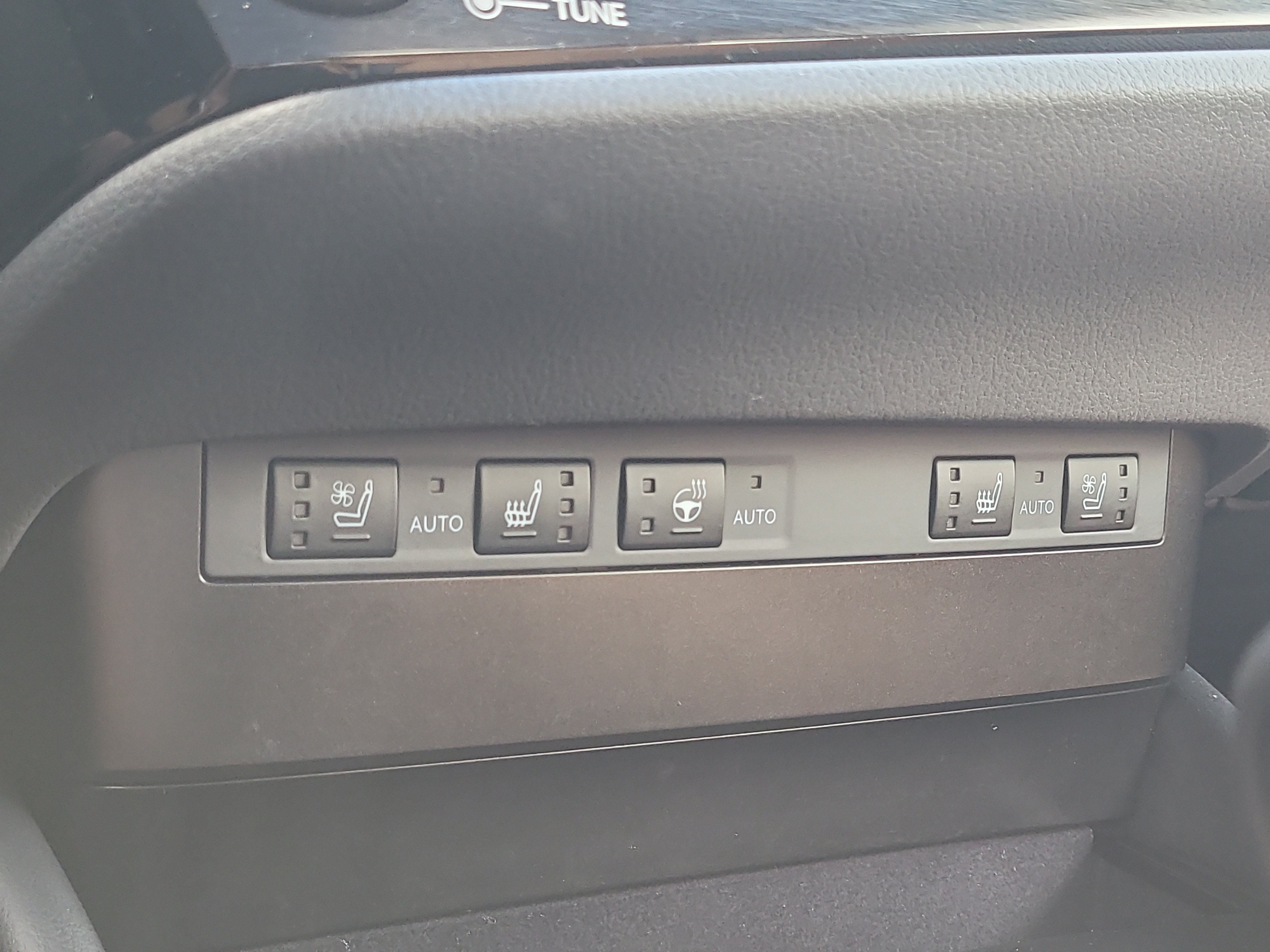 Used 2025 Lexus ES 300h w/ Premium Package FWD image 27