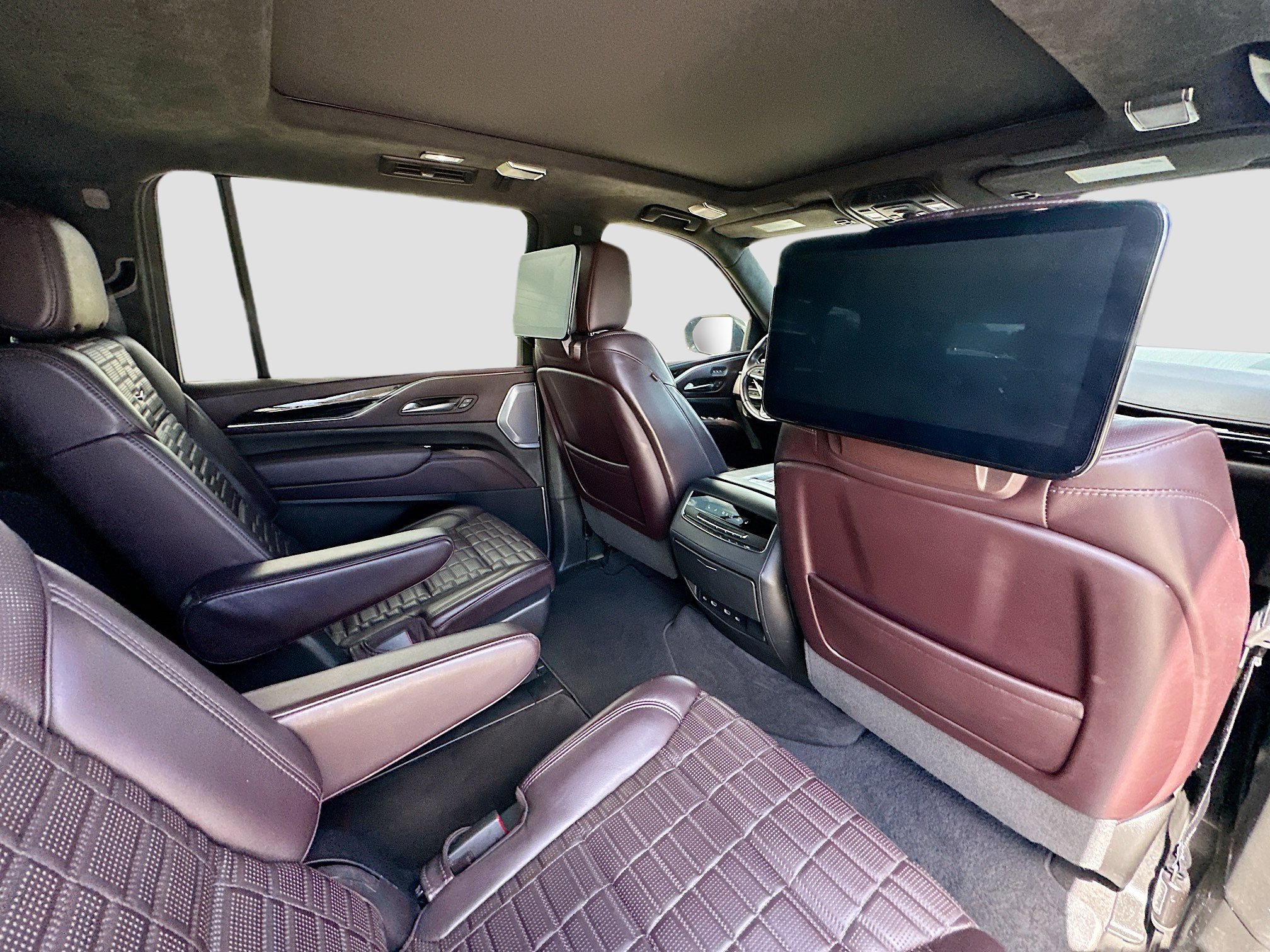 Used 2022 Cadillac Escalade ESV Sport Platinum w/ LPO, ONYX Package image 33