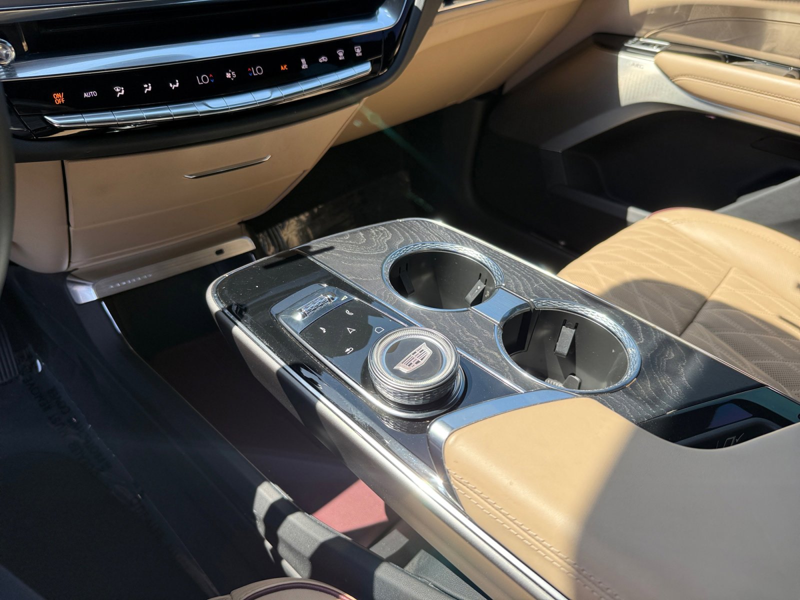 Used 2024 Cadillac Lyriq Luxury w/ Nappa Leather Package AWD/4WD image 13