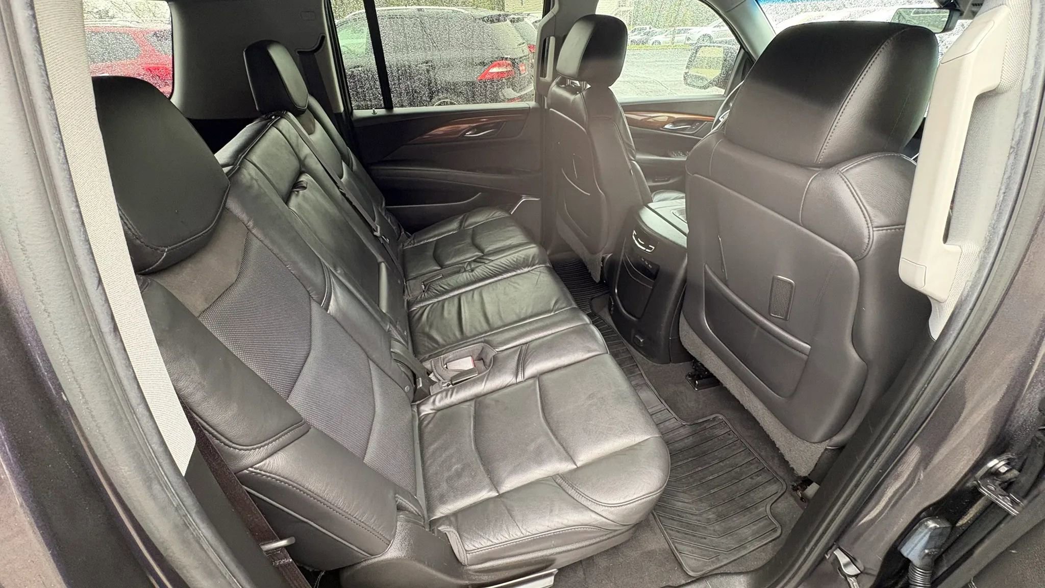 Used 2017 Cadillac Escalade ESV Luxury AWD/4WD image 30