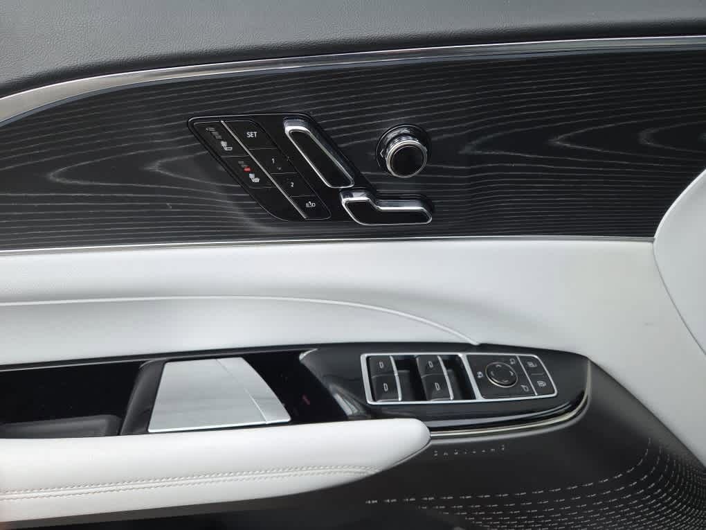 Used 2024 Cadillac Lyriq Luxury w/ LPO, Floor Liner Package image 18