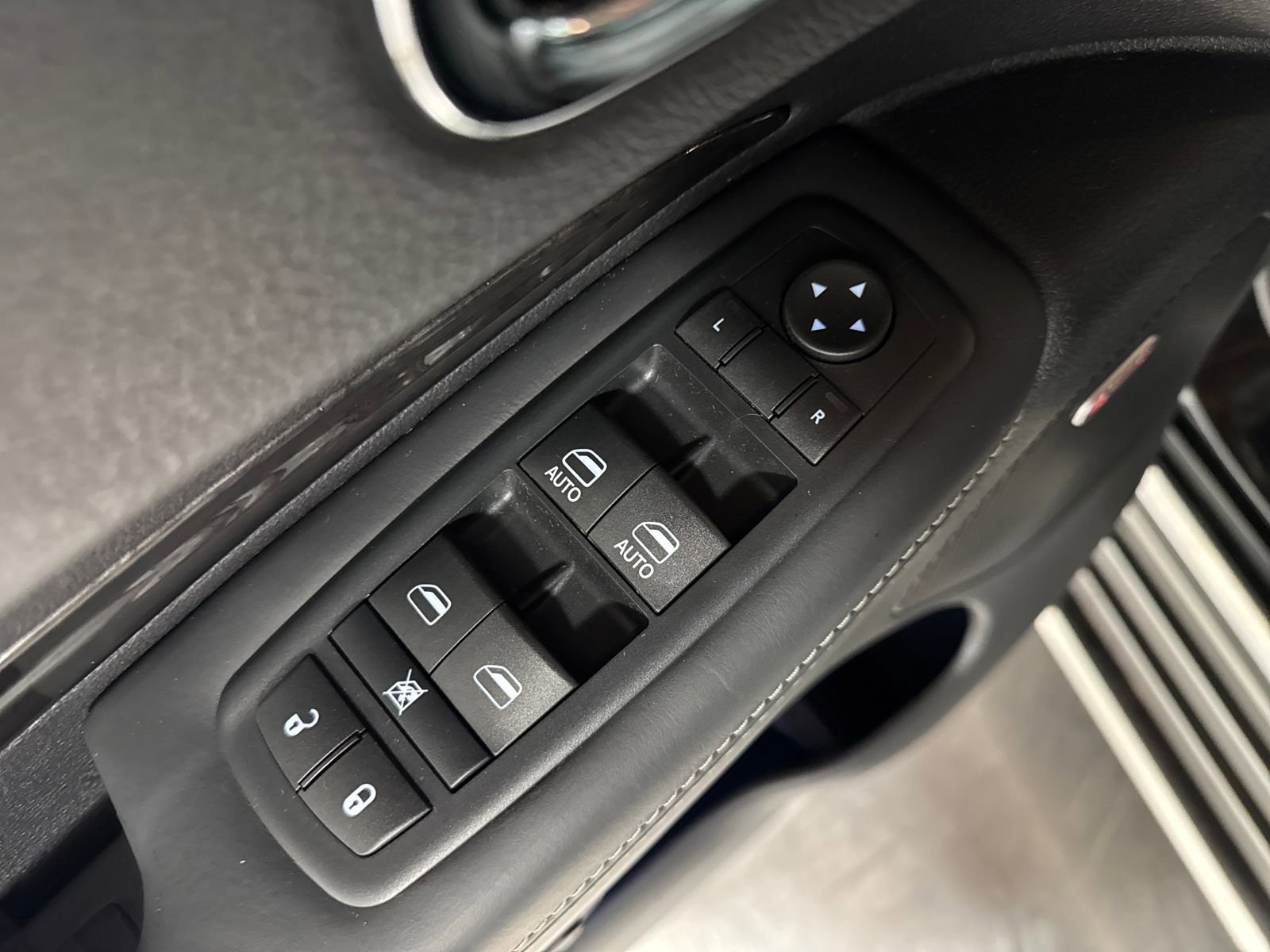 Used 2016 Dodge Durango Citadel w/ Premium Entertainment Group image 23